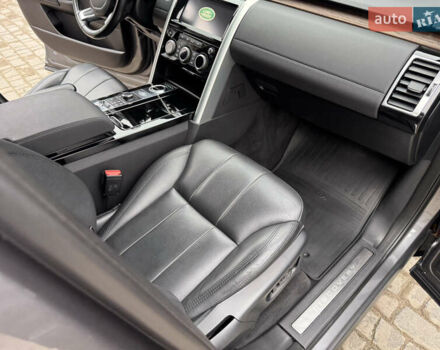 Сірий Ленд Ровер Діскавері, об'ємом двигуна 2 л та пробігом 93 тис. км за 28750 $, фото 53 на Automoto.ua