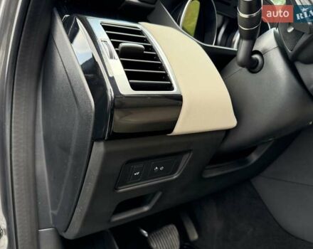 Сірий Ленд Ровер Діскавері, об'ємом двигуна 2 л та пробігом 124 тис. км за 28777 $, фото 59 на Automoto.ua