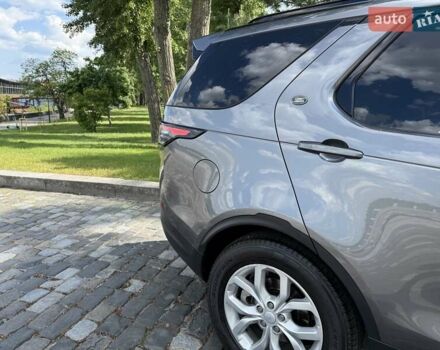 Сірий Ленд Ровер Діскавері, об'ємом двигуна 2 л та пробігом 124 тис. км за 28777 $, фото 24 на Automoto.ua