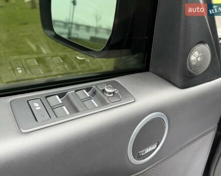 Сірий Ленд Ровер Діскавері, об'ємом двигуна 3 л та пробігом 105 тис. км за 29555 $, фото 82 на Automoto.ua