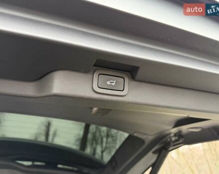 Сірий Ленд Ровер Діскавері, об'ємом двигуна 3 л та пробігом 105 тис. км за 29555 $, фото 130 на Automoto.ua