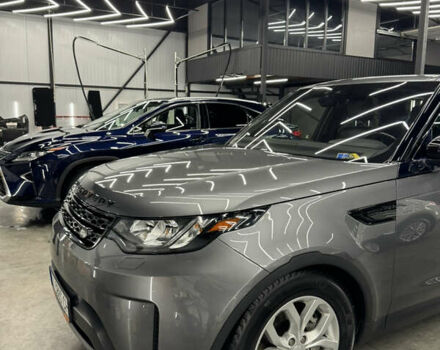 Серый Ленд Ровер Дискавери, объемом двигателя 3 л и пробегом 82 тыс. км за 40500 $, фото 3 на Automoto.ua