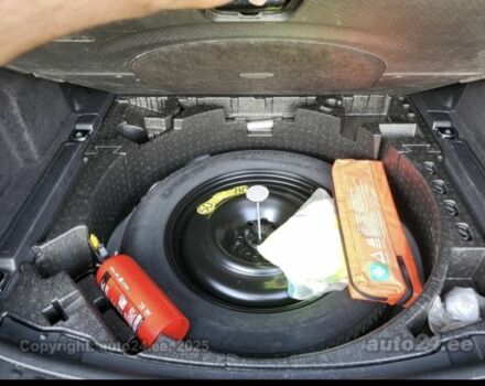 Серый Ленд Ровер Дискавери, объемом двигателя 2 л и пробегом 221 тыс. км за 536 $, фото 6 на Automoto.ua