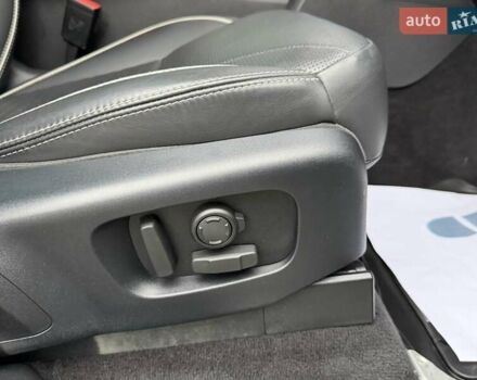 Сірий Ленд Ровер Діскавері, об'ємом двигуна 3 л та пробігом 105 тис. км за 29555 $, фото 122 на Automoto.ua