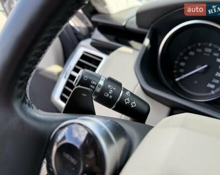 Сірий Ленд Ровер Діскавері, об'ємом двигуна 2 л та пробігом 124 тис. км за 28777 $, фото 94 на Automoto.ua