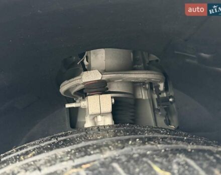 Сірий Ленд Ровер Діскавері, об'ємом двигуна 3 л та пробігом 105 тис. км за 29555 $, фото 33 на Automoto.ua