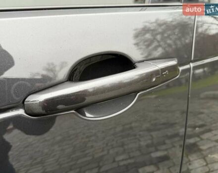 Сірий Ленд Ровер Діскавері, об'ємом двигуна 3 л та пробігом 105 тис. км за 29555 $, фото 17 на Automoto.ua