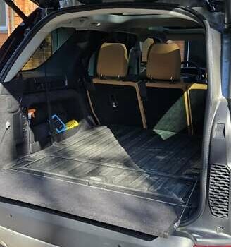 Серый Ленд Ровер Дискавери, объемом двигателя 3 л и пробегом 74 тыс. км за 50000 $, фото 26 на Automoto.ua