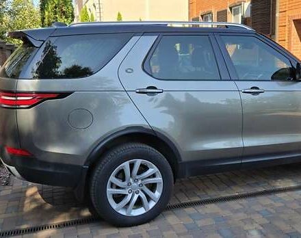 Серый Ленд Ровер Дискавери, объемом двигателя 3 л и пробегом 74 тыс. км за 50000 $, фото 6 на Automoto.ua