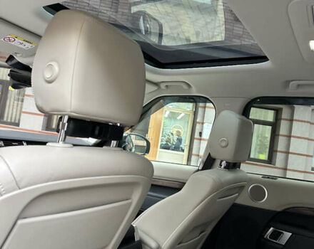 Серый Ленд Ровер Дискавери, объемом двигателя 3 л и пробегом 52 тыс. км за 39500 $, фото 78 на Automoto.ua