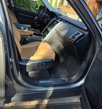 Серый Ленд Ровер Дискавери, объемом двигателя 3 л и пробегом 74 тыс. км за 50000 $, фото 21 на Automoto.ua