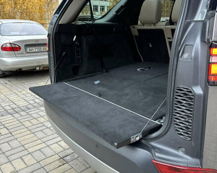 Серый Ленд Ровер Дискавери, объемом двигателя 3 л и пробегом 52 тыс. км за 39500 $, фото 101 на Automoto.ua