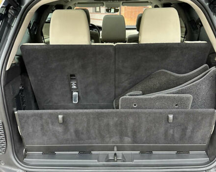 Серый Ленд Ровер Дискавери, объемом двигателя 3 л и пробегом 52 тыс. км за 39500 $, фото 84 на Automoto.ua