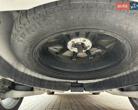 Серый Ленд Ровер Дискавери, объемом двигателя 3 л и пробегом 52 тыс. км за 39500 $, фото 124 на Automoto.ua