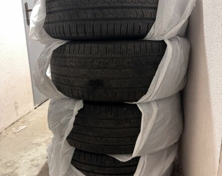 Серый Ленд Ровер Дискавери, объемом двигателя 2 л и пробегом 108 тыс. км за 25000 $, фото 7 на Automoto.ua