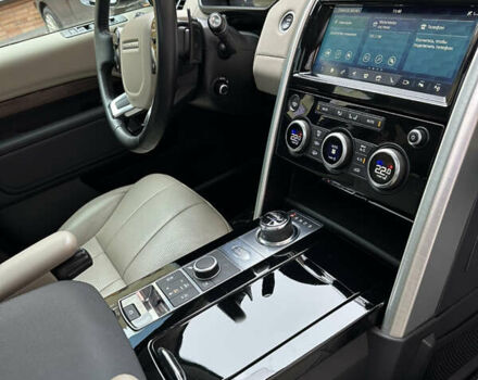 Серый Ленд Ровер Дискавери, объемом двигателя 3 л и пробегом 52 тыс. км за 39500 $, фото 109 на Automoto.ua