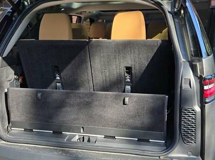 Серый Ленд Ровер Дискавери, объемом двигателя 3 л и пробегом 74 тыс. км за 50000 $, фото 25 на Automoto.ua