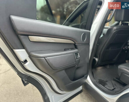 Серый Ленд Ровер Дискавери, объемом двигателя 2.99 л и пробегом 99 тыс. км за 36700 $, фото 11 на Automoto.ua