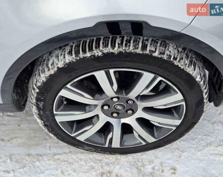 Серый Ленд Ровер Дискавери, объемом двигателя 3 л и пробегом 103 тыс. км за 34900 $, фото 3 на Automoto.ua