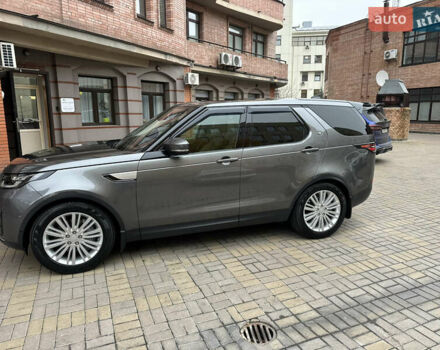 Серый Ленд Ровер Дискавери, объемом двигателя 3 л и пробегом 52 тыс. км за 39500 $, фото 3 на Automoto.ua