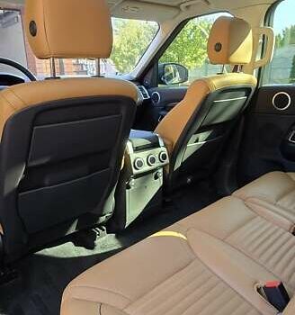 Серый Ленд Ровер Дискавери, объемом двигателя 3 л и пробегом 74 тыс. км за 50000 $, фото 14 на Automoto.ua