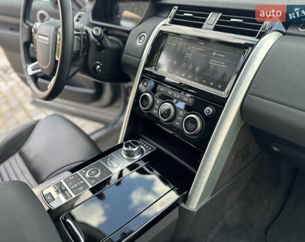 Ленд Ровер Дискавери 2020 в Киеве на Automoto.ua Серый Ленд Ровер Дискавери, объемом двигателя 3 л и пробегом 74 тыс. км за 51000 $, фото 73 на Automoto.ua