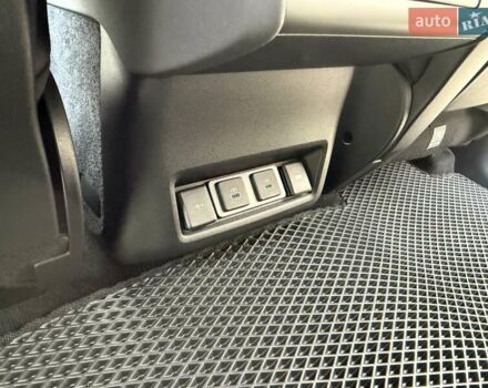 Серый Ленд Ровер Дискавери, объемом двигателя 3 л и пробегом 94 тыс. км за 48000 $, фото 30 на Automoto.ua