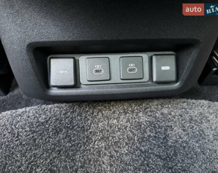 Ленд Ровер Дискавери 2021 в Киеве на Automoto.ua Серый Ленд Ровер Дискавери, объемом двигателя 3 л и пробегом 54 тыс. км за 58700 $, фото 48 на Automoto.ua