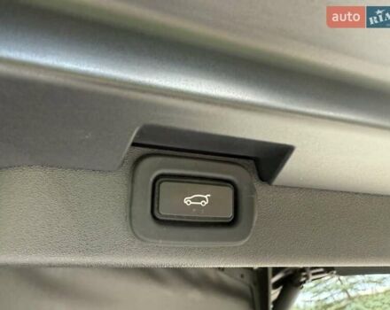 Серый Ленд Ровер Дискавери, объемом двигателя 3 л и пробегом 94 тыс. км за 48000 $, фото 16 на Automoto.ua