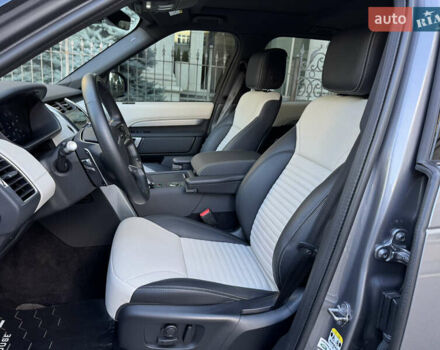 Ленд Ровер Дискавери 2021 в Киеве на Automoto.ua Серый Ленд Ровер Дискавери, объемом двигателя 3 л и пробегом 54 тыс. км за 58700 $, фото 31 на Automoto.ua