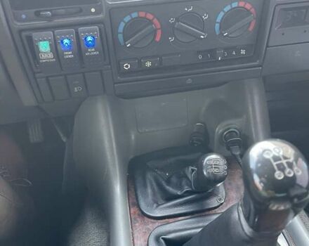 Синий Ленд Ровер Дискавери, объемом двигателя 2.5 л и пробегом 189 тыс. км за 12000 $, фото 10 на Automoto.ua