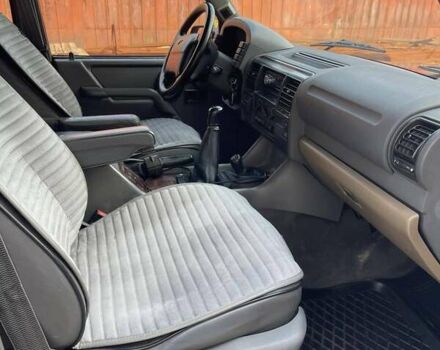 Синий Ленд Ровер Дискавери, объемом двигателя 2.5 л и пробегом 189 тыс. км за 12000 $, фото 11 на Automoto.ua