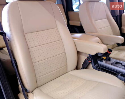 Синий Ленд Ровер Дискавери, объемом двигателя 2.7 л и пробегом 241 тыс. км за 9900 $, фото 44 на Automoto.ua