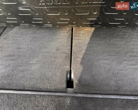 Зелений Ленд Ровер Діскавері, об'ємом двигуна 2.7 л та пробігом 192 тис. км за 14500 $, фото 30 на Automoto.ua