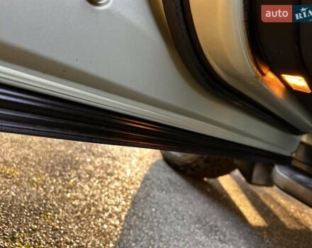 Зелений Ленд Ровер Діскавері, об'ємом двигуна 2.7 л та пробігом 192 тис. км за 14500 $, фото 76 на Automoto.ua