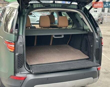 Зелений Ленд Ровер Діскавері, об'ємом двигуна 3 л та пробігом 72 тис. км за 38490 $, фото 40 на Automoto.ua