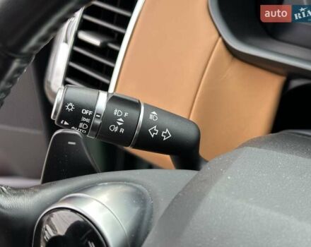 Зелений Ленд Ровер Діскавері, об'ємом двигуна 3 л та пробігом 72 тис. км за 38490 $, фото 30 на Automoto.ua