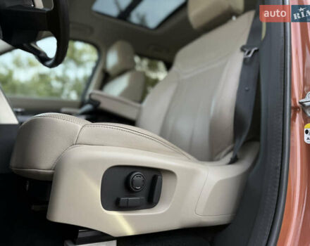 Оранжевый Ленд Ровер Дискавери, объемом двигателя 3 л и пробегом 120 тыс. км за 39500 $, фото 26 на Automoto.ua