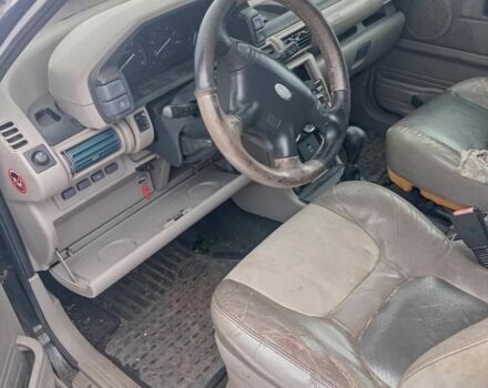 Чорний Ленд Ровер Інша, об'ємом двигуна 2 л та пробігом 300 тис. км за 1200 $, фото 4 на Automoto.ua