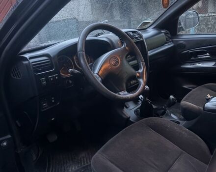 Черный Ленд Ровер Другая, объемом двигателя 2.4 л и пробегом 130 тыс. км за 5300 $, фото 5 на Automoto.ua