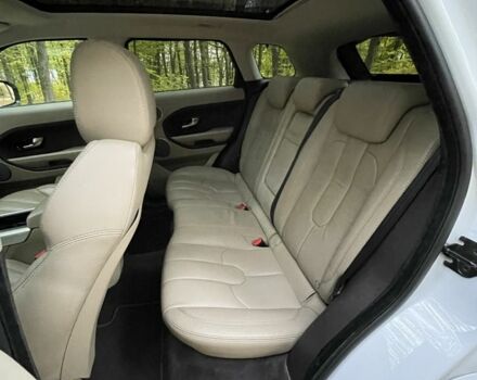 Белый Ленд Ровер Эвок, объемом двигателя 2 л и пробегом 181 тыс. км за 15800 $, фото 5 на Automoto.ua