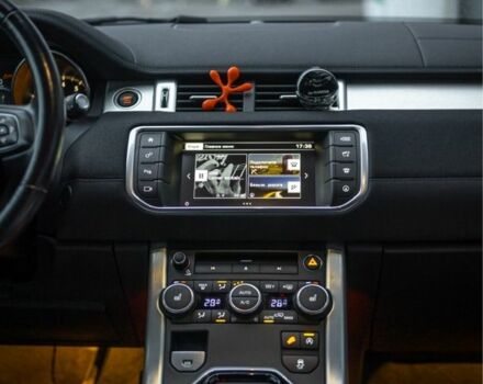 Белый Ленд Ровер Эвок, объемом двигателя 2 л и пробегом 125 тыс. км за 23500 $, фото 6 на Automoto.ua