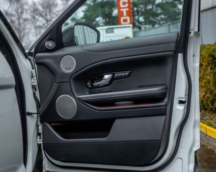 Белый Ленд Ровер Эвок, объемом двигателя 2 л и пробегом 125 тыс. км за 23500 $, фото 4 на Automoto.ua