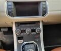 Білий Ленд Ровер Евок, об'ємом двигуна 2.2 л та пробігом 126 тис. км за 16519 $, фото 9 на Automoto.ua