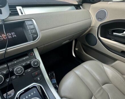 Белый Ленд Ровер Эвок, объемом двигателя 2.2 л и пробегом 168 тыс. км за 19000 $, фото 4 на Automoto.ua