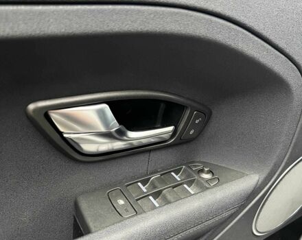 Білий Ленд Ровер Евок, об'ємом двигуна 2.2 л та пробігом 255 тис. км за 15500 $, фото 14 на Automoto.ua