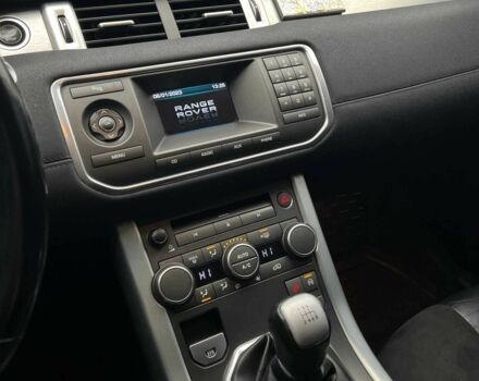 Білий Ленд Ровер Евок, об'ємом двигуна 2.2 л та пробігом 255 тис. км за 15500 $, фото 9 на Automoto.ua