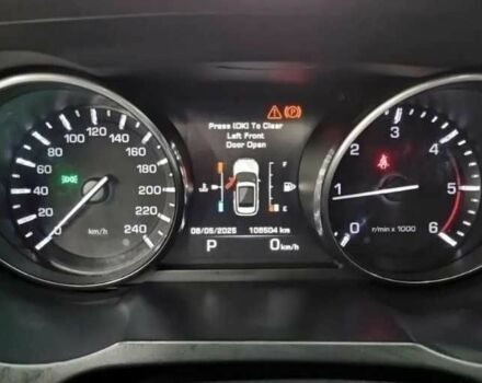 Ленд Ровер Эвок 2015 в Киеве на Automoto.ua Белый Ленд Ровер Эвок, объемом двигателя 2.2 л и пробегом 108 тыс. км за 16500 $, фото 10 на Automoto.ua