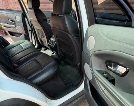 Белый Ленд Ровер Эвок, объемом двигателя 2 л и пробегом 96 тыс. км за 22500 $, фото 5 на Automoto.ua