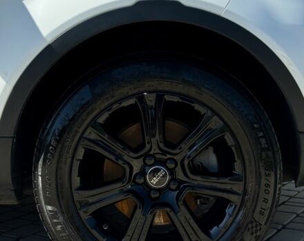 Белый Ленд Ровер Эвок, объемом двигателя 2 л и пробегом 134 тыс. км за 23400 $, фото 3 на Automoto.ua